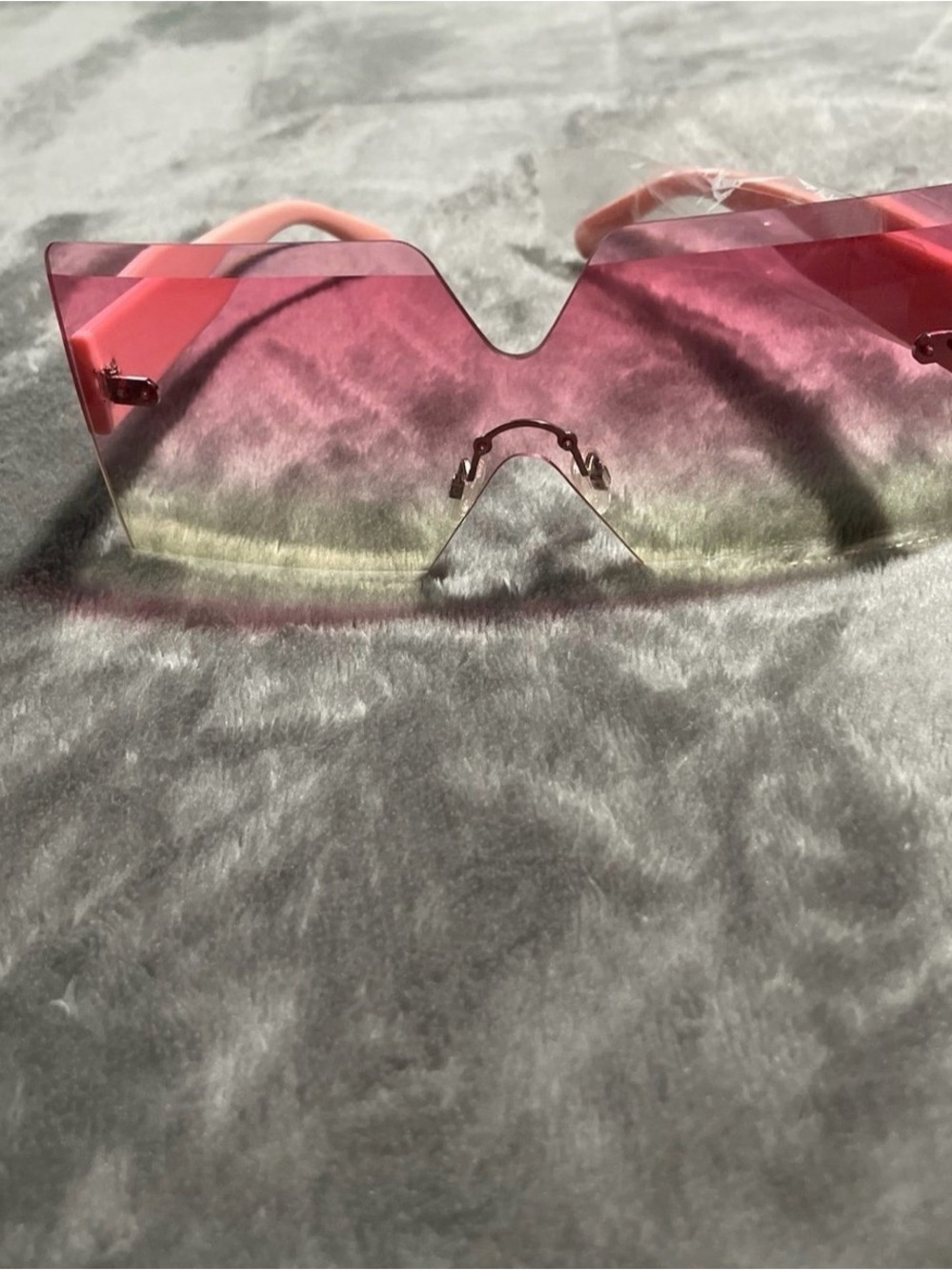 Women's Pink Gradient Rimless Sunglasses - Fashion Accessory